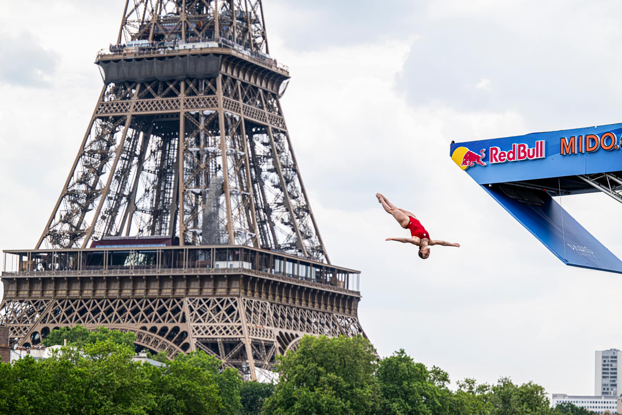 Molly Carlson sur la deuxième marche du podium à Paris;  Simone Leathead fait ses débuts sur le circuit Red Bull